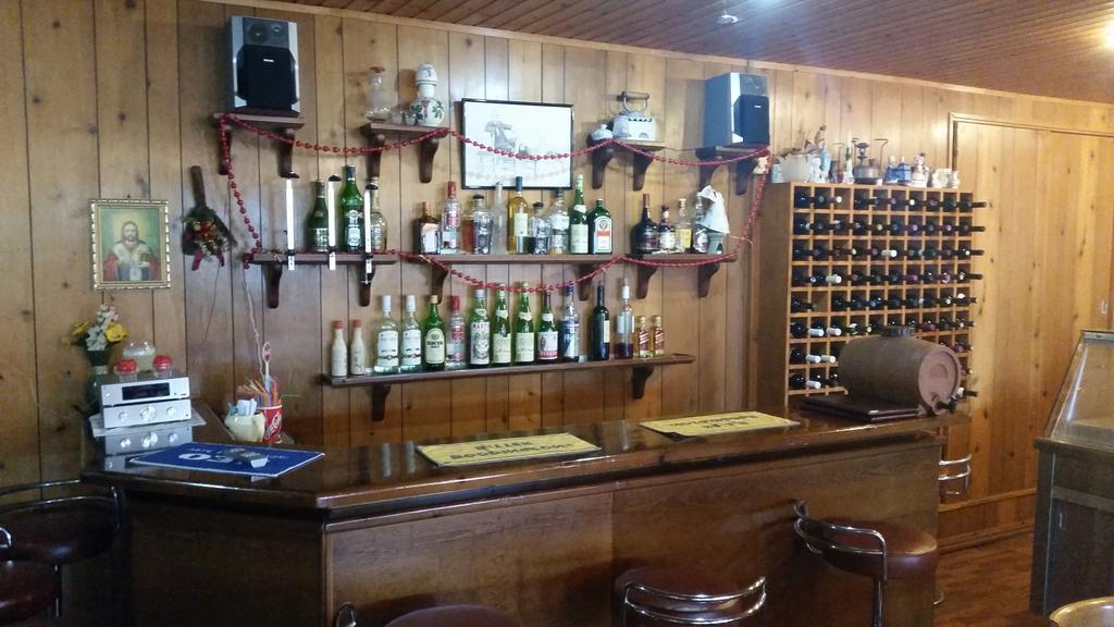 艾德维斯酒店 普拉特斯 外观 照片